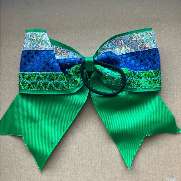 Cheer Bow 🎀3 for 35⭐️ - Picture 2 of 2